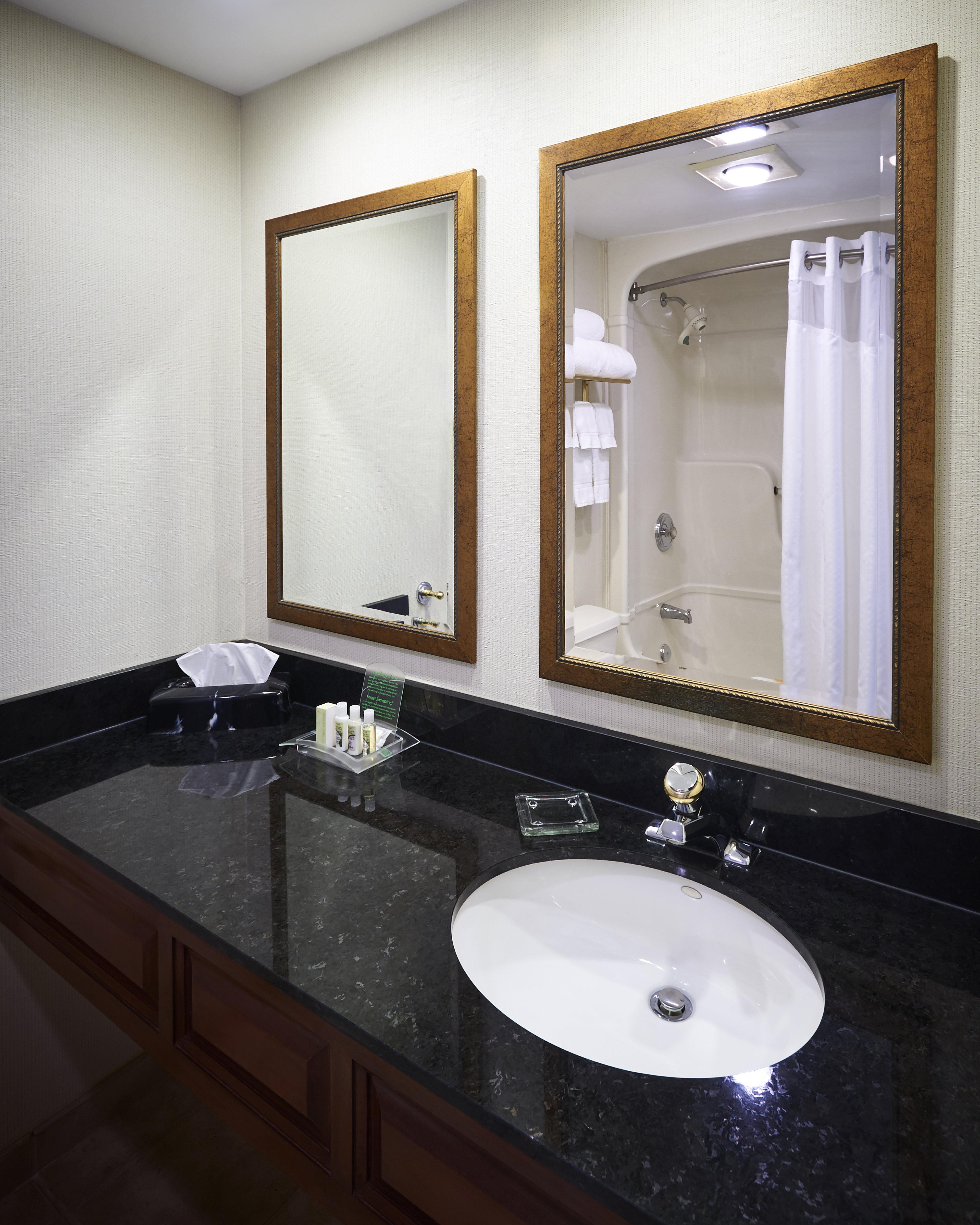 Holiday Inn & Suites Oakville At Bronte By Ihg Exterior foto