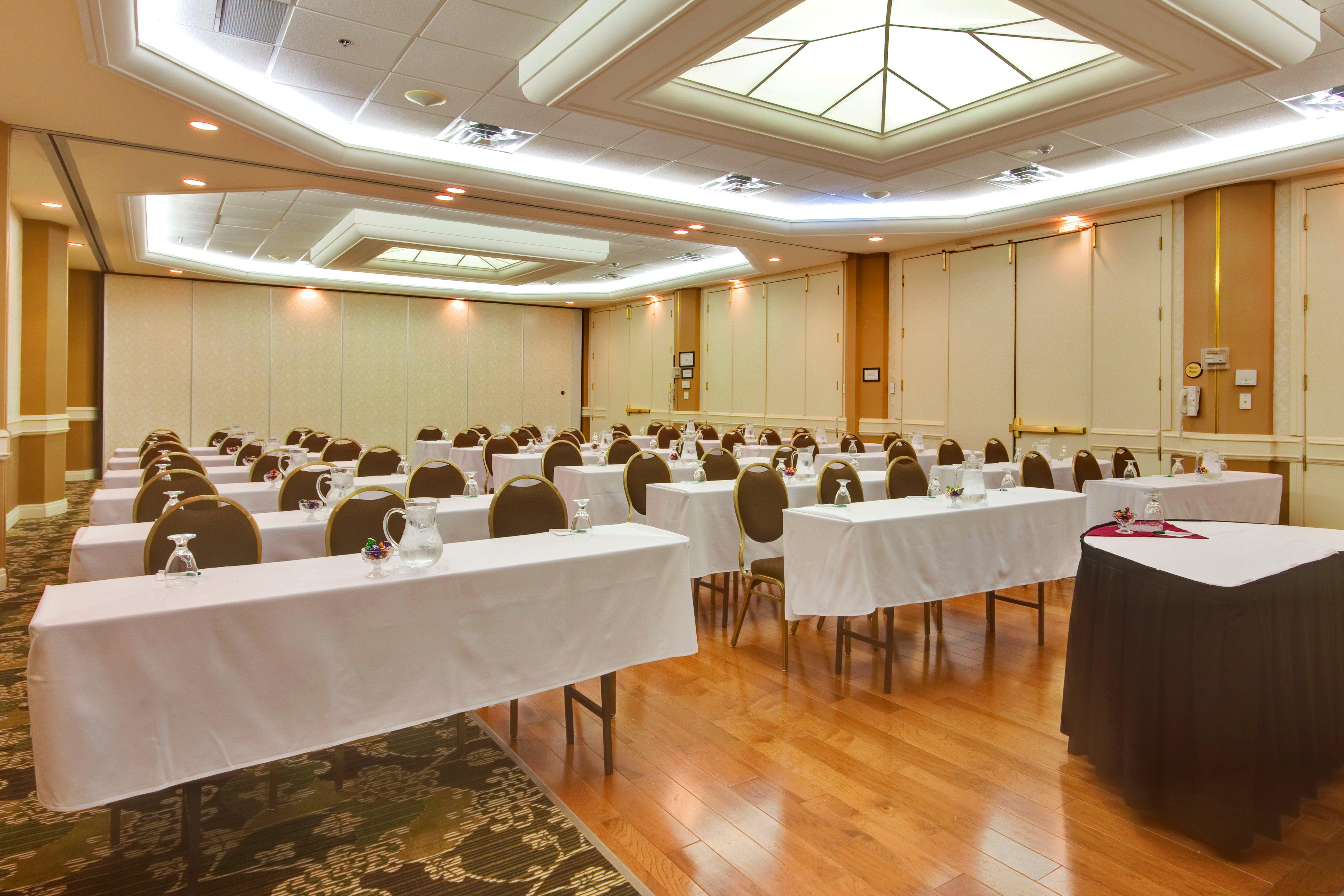 Holiday Inn & Suites Oakville At Bronte By Ihg Exterior foto